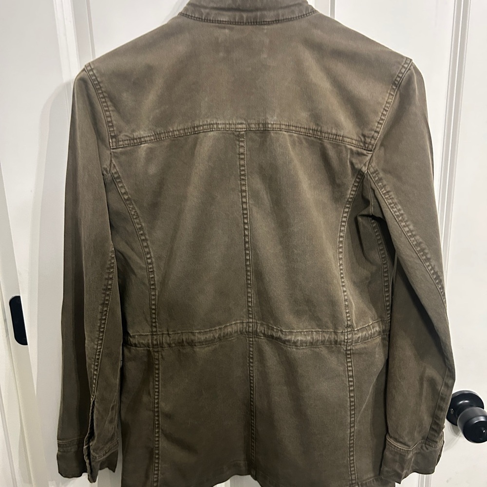 Like new Lucky Brand size XS Olive green Utility Jacket. Lightweight. Gorgeous! - Picture 3 of 16
